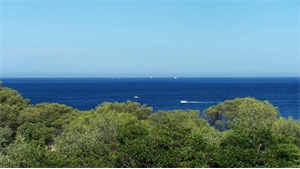 villa à la location saisonniere -   83380  LES ISSAMBRES, surface 100 m2 location saisonniere villa - UBI470840921